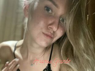 Arianaa_Grande