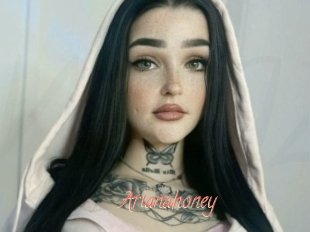 Arianahoney