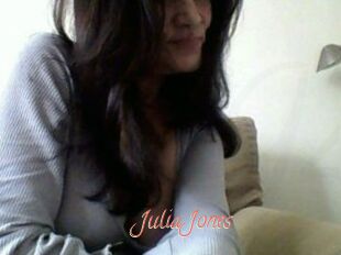 Julia_Jones