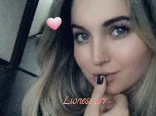 Lioness_arr