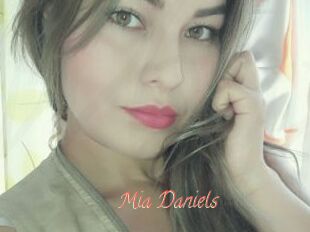 Mia_Daniels