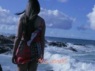 Mia_stone18